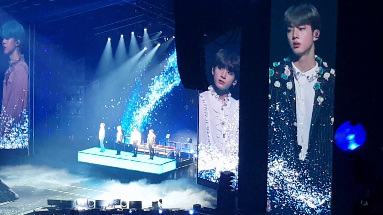 181019 BTS Concert in Paris D1 - The Truth Untold (french army singing with BTS !!)