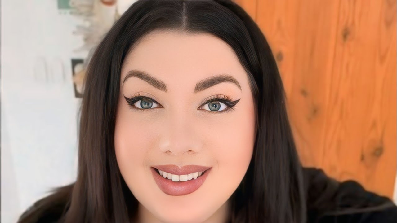 Рита Фердинанд: Восхитительная модель plus-size с пышными формами, биография, фотосессии и образ ...