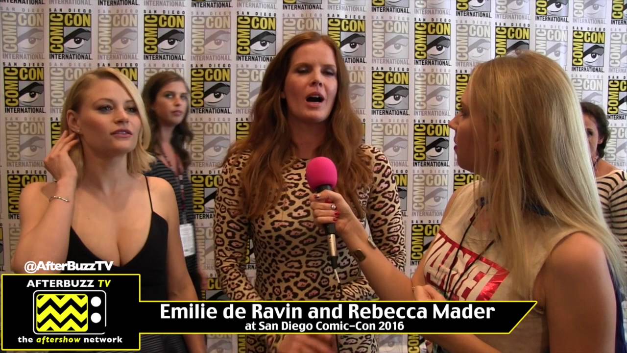Emile de Ravin and Rebecca Mader (OUAT) at San Diego Comic-Con 2016