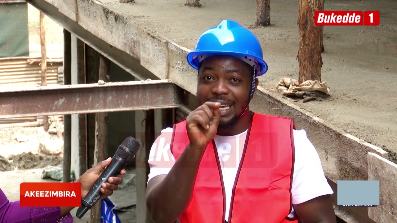 Akeezimbira: Kozesa ebyuuma mu kuzimba okekkereze. n'okulabisa obulungi ekizimbe kyo. AA