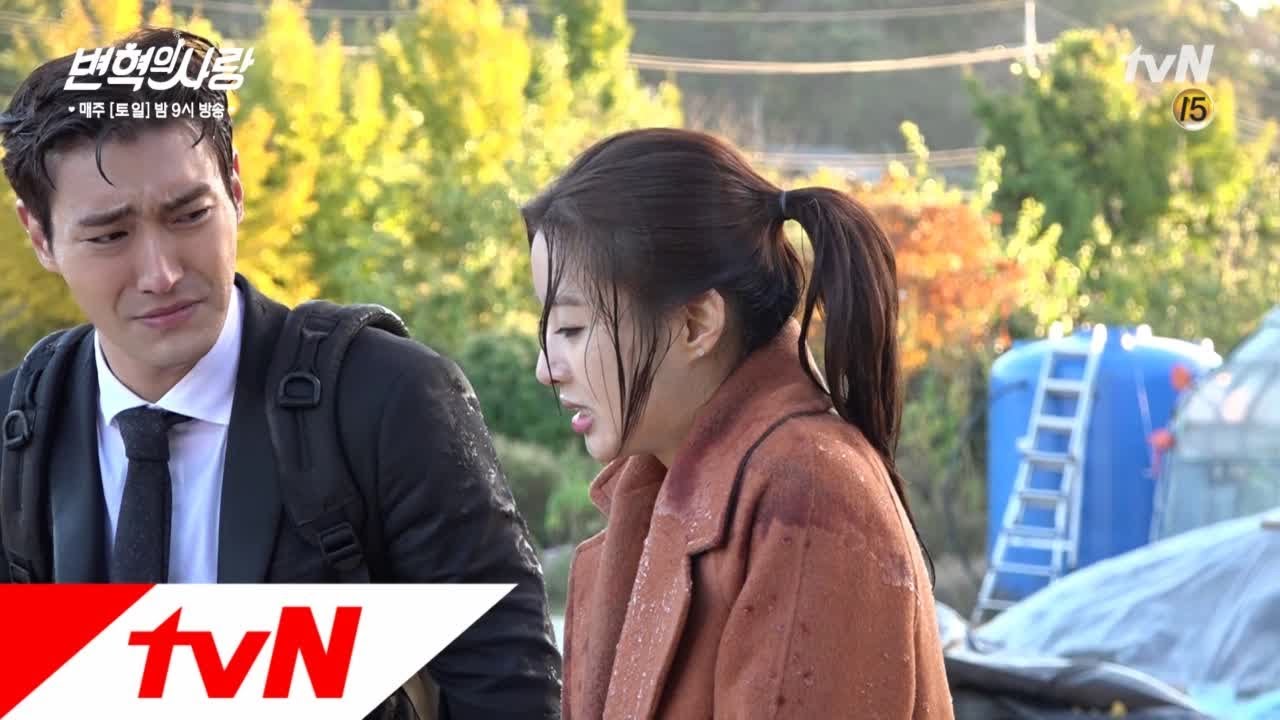 tvNrevolution [메이킹] '밥 벌어먹기 쉽지 않다!' 물벼락 맞은 최시원&강소라ㅜㅜ 171111 EP.9