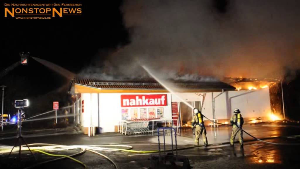 Supermarkt in Berlin durch Großfeuer zerstört (24.11.2014)