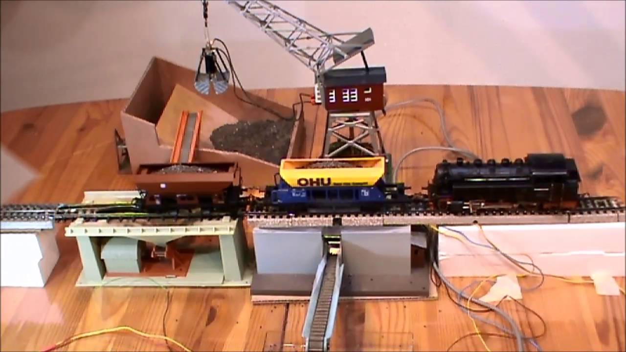 Kleiner Testaufbau Märklin Kran 7051, WIAD Baggerschaufel etc.