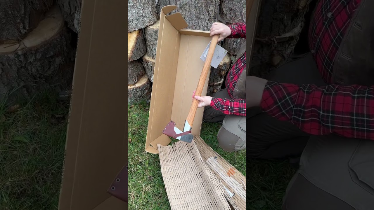The Gr&auml;nsfors Large Splitting Axe unboxing