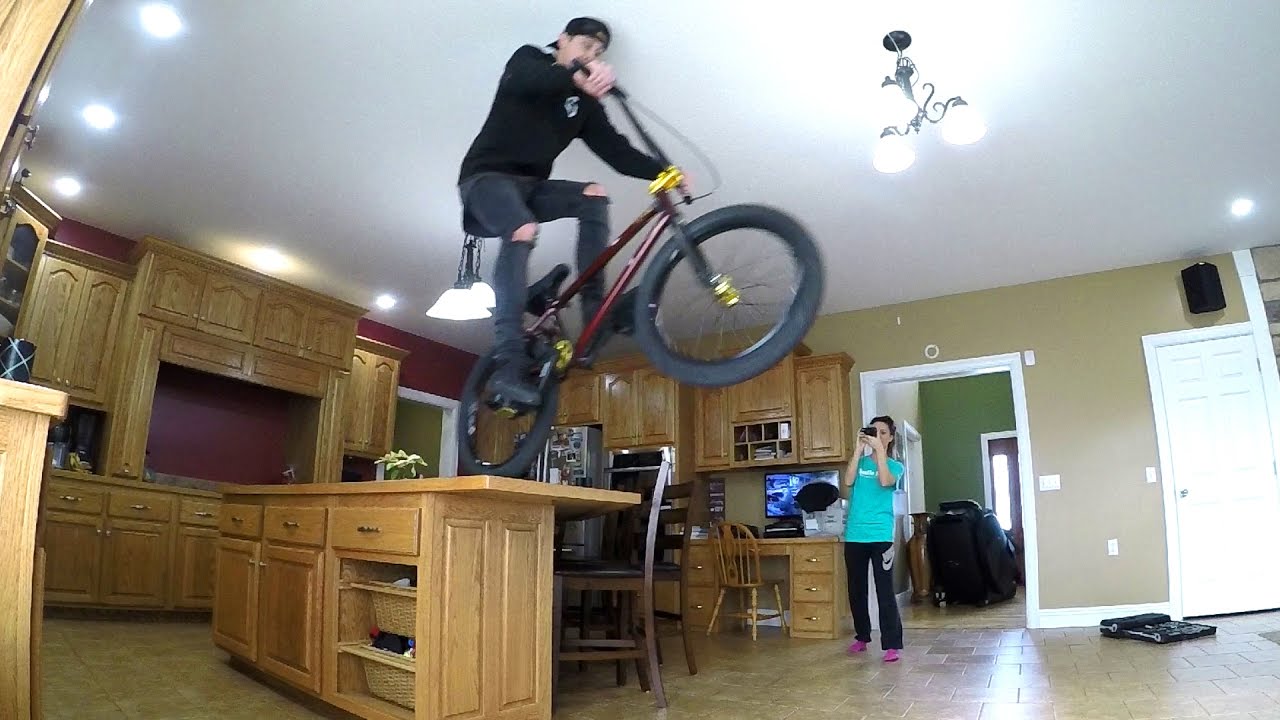 CRAZY INDOOR BMX!!