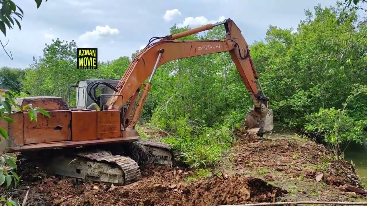 PART 1of5 EXCAVATOR DIGGING CRAB POND HITACHI UH083