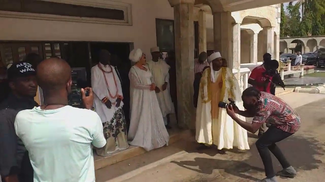 BELLS MEDIA EXCLUSIVE: Olu of Warri arrival to Kogi Palace for Alema's wife Chieftaincy Turbaning