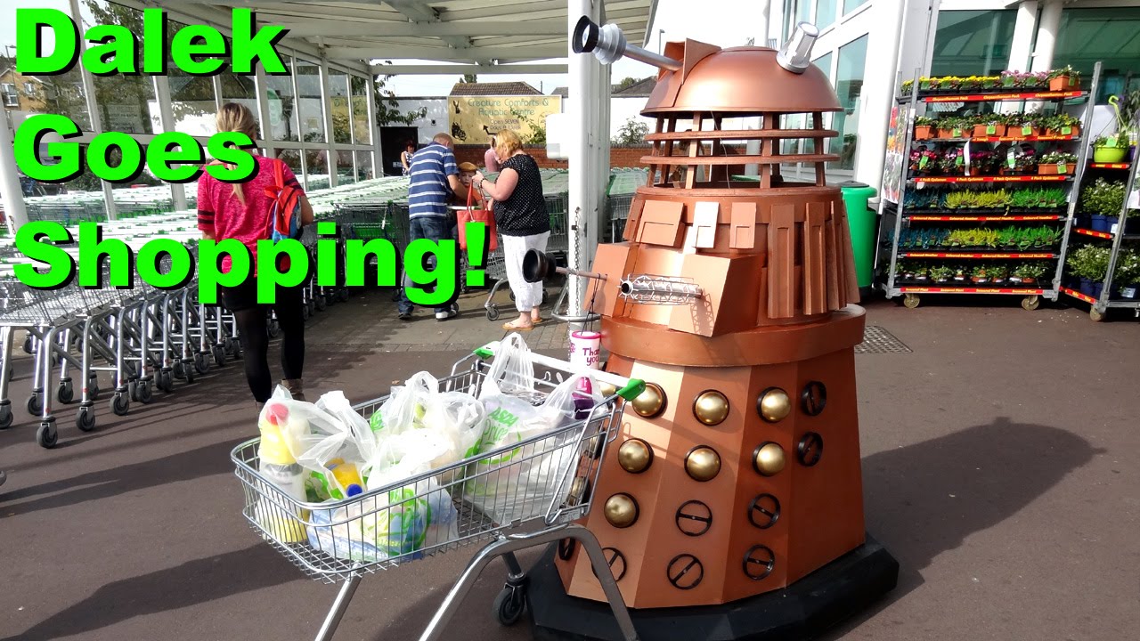 SoMakeIt - Taking the Dalek to the Supermarket and McDonalds!