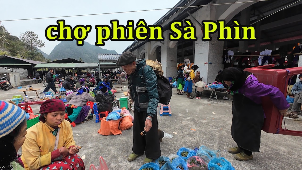 Chợ phiên Sà Phìn trên cao nguyên đá.