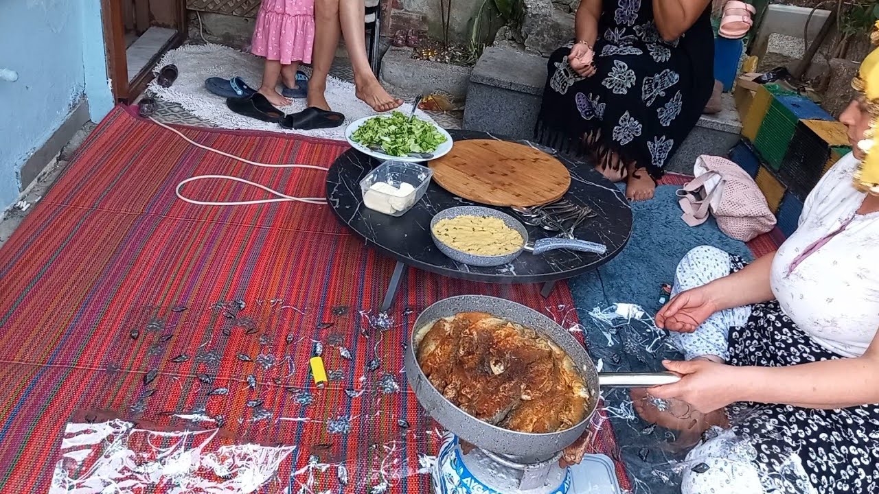BALIK MISIR EKMEĞİ SALATA ACI SOS NEFİS ÖKÜZ GİBİ YEDİM😱‼️