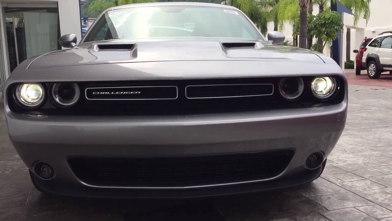Dodge Challenger Black line 2016 walk around