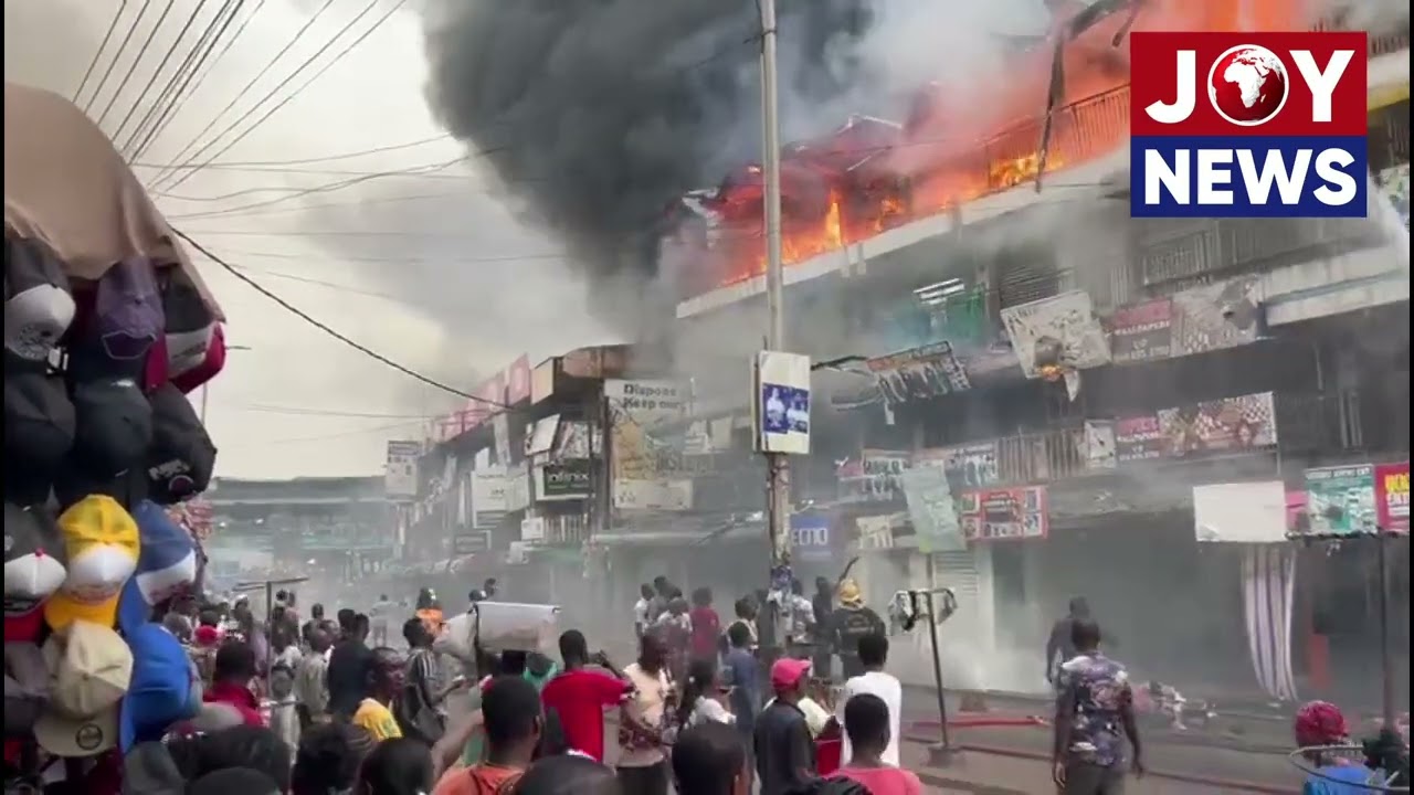 HAPPENING NOW: Raging fire engulfs shops near Hello FM in Adum, Kumasi endangering nearby shops