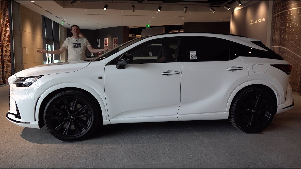 Lexus RX 2023 - это самая новая версия ультра-популярного люксового кроссовера