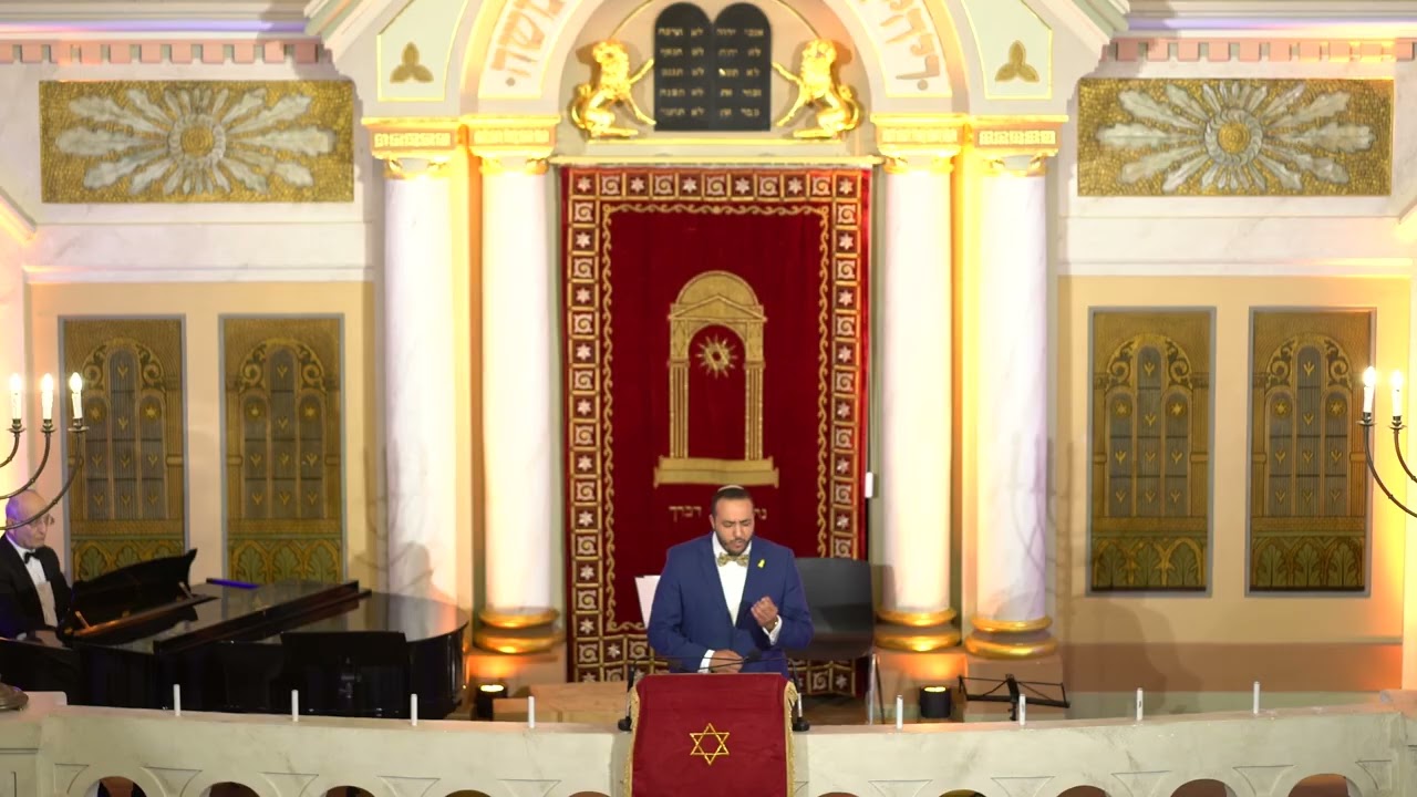 17th Convention Gala :  Cantor Aviya Nachshon Eso Einai (Yardeni).  Accompanist David Prager.
