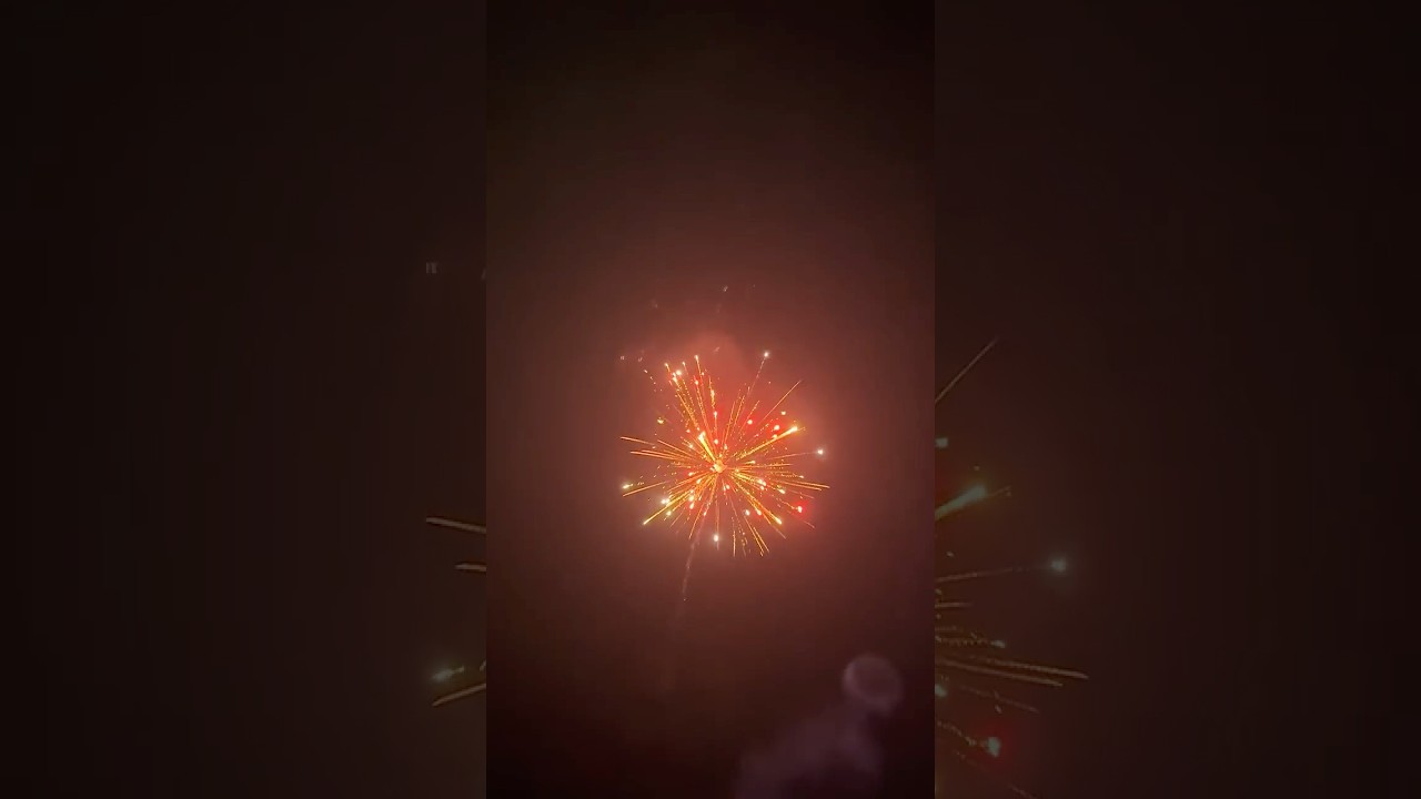 COLOURFULL 🌈🤯SUPREME SKYSHOT 🫶TESTING #shortsfeed #diwali #skyshot #fireworks #crackers #trending