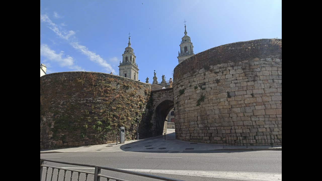 LAS MURALLAS DE LA CIUDAD DE LUGO, NUMEROSOS SIGLOS DE HISTORIA GALICIA, ESPAÑA