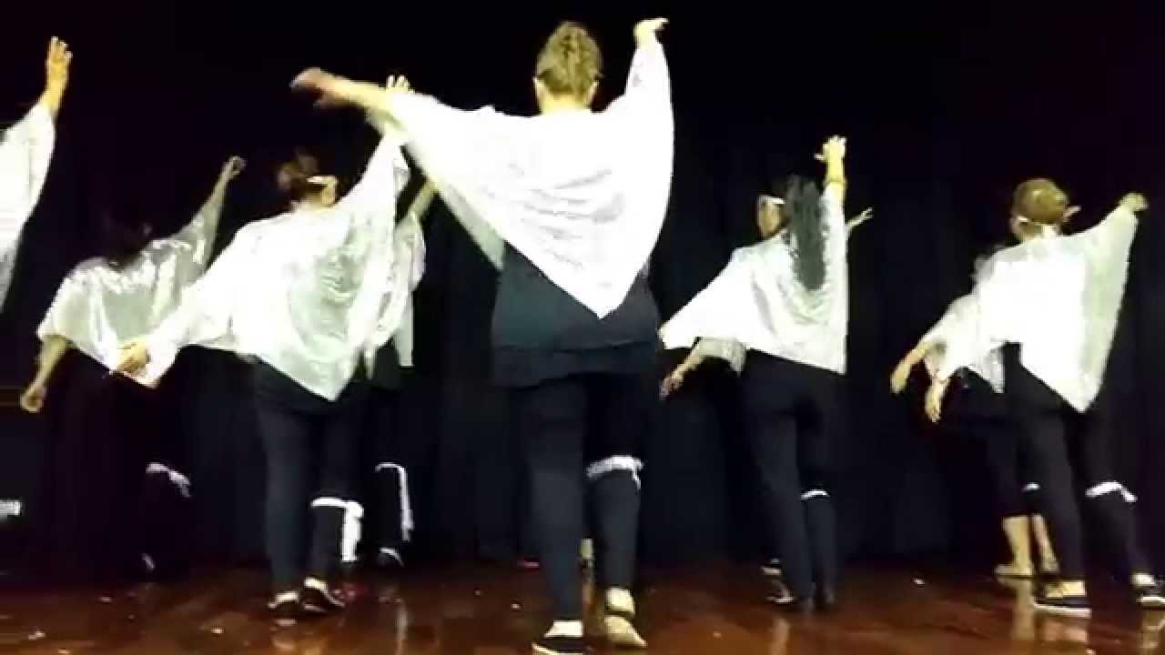 APRESENTAÇÃO MAMA MIA - APAE DE MARIALVA.