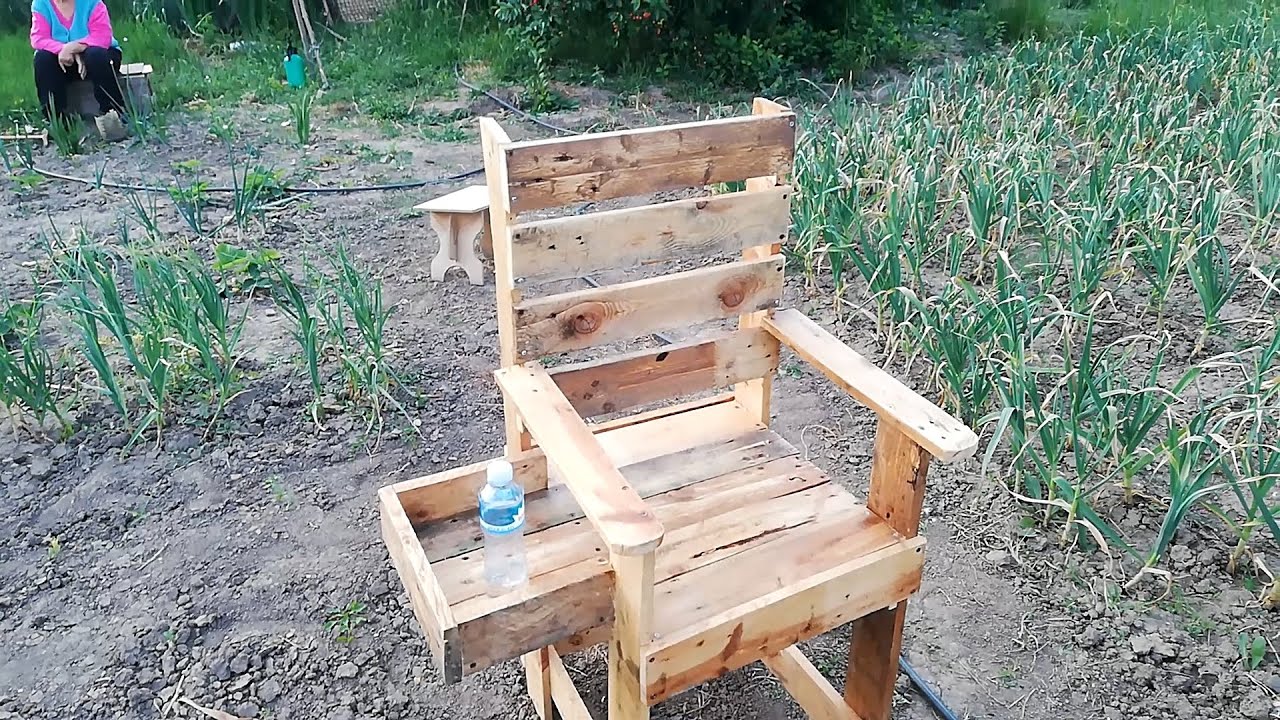 How to Build Pallet Chair DIY