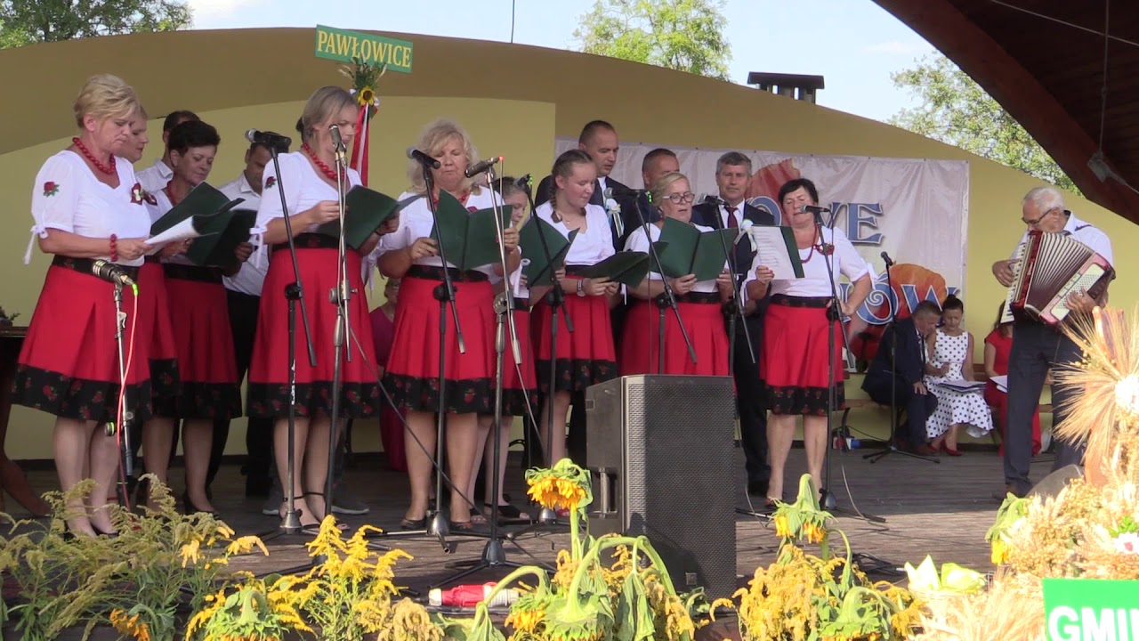 KGW Pawłowice Ośpiewanie wieńca dożynkowego