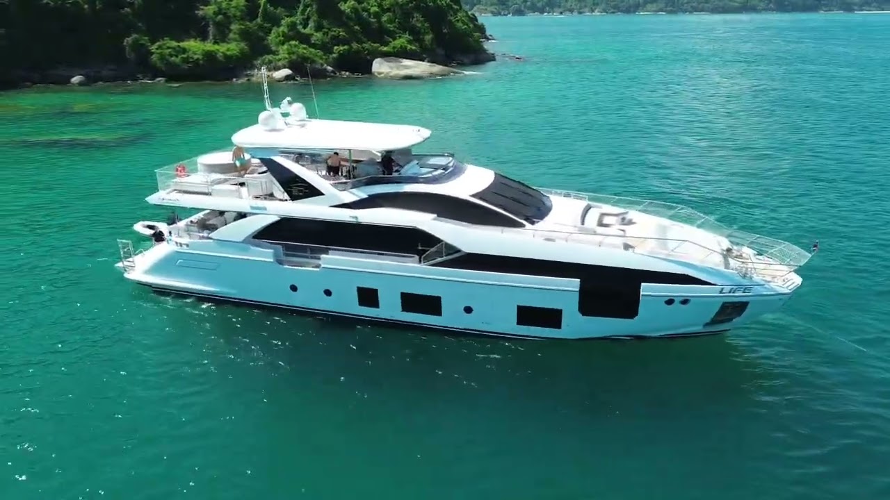Azimut 27 metri praia do laboratório em Angra dos reis 