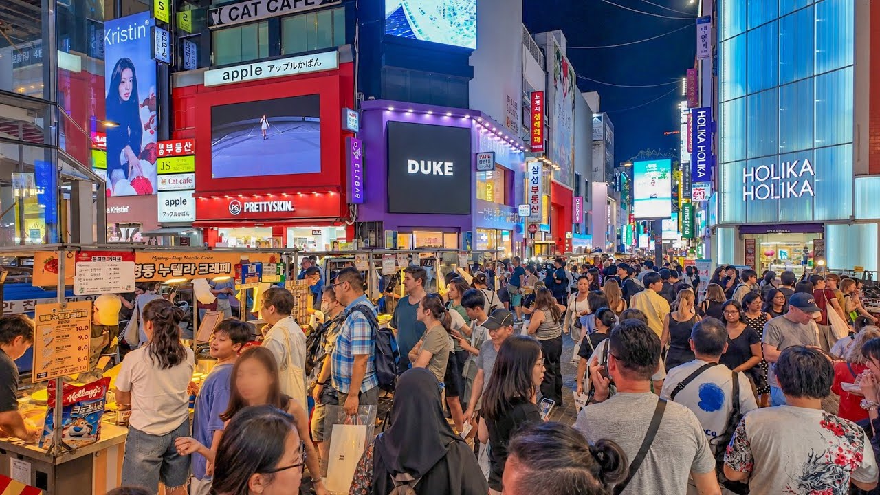 Seoul Night Walk 🇰🇷 Myeongdong Shopping & Street Food [4K]