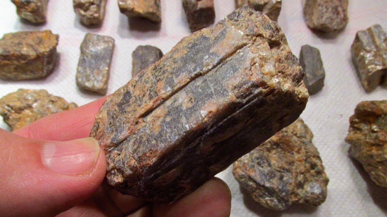 Andalusit z Ločenic