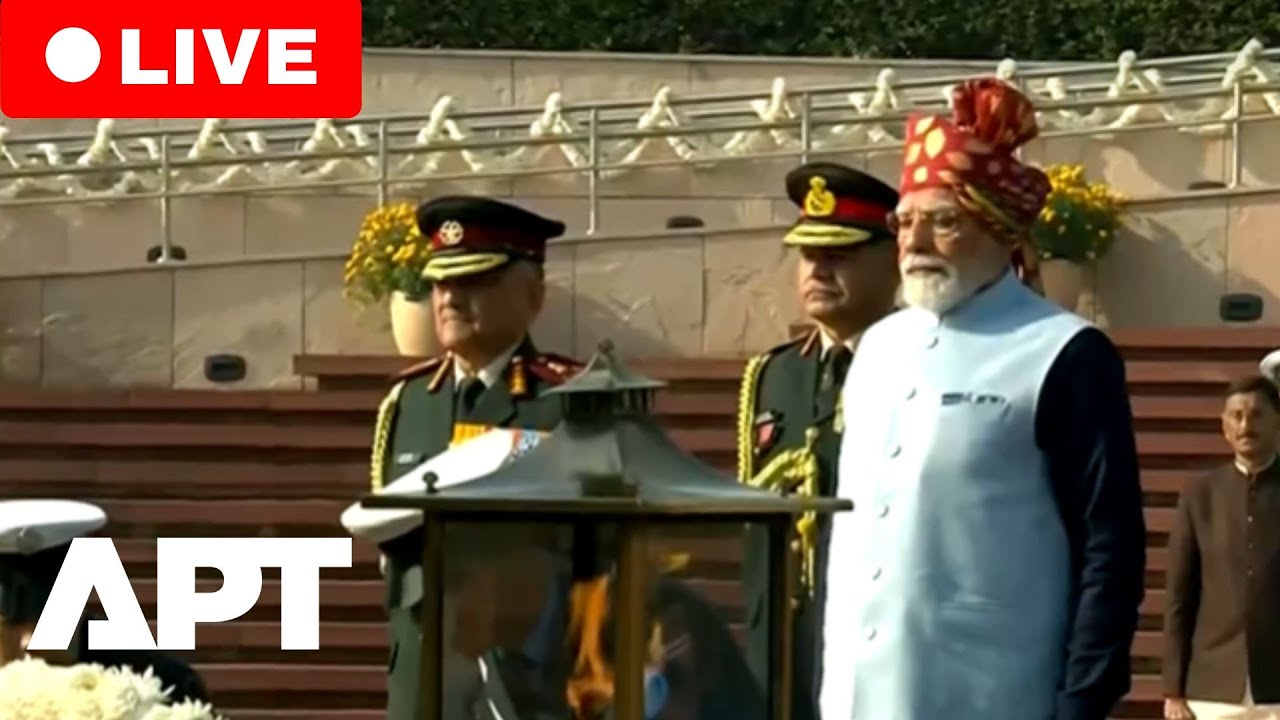 LIVE | PM Modi Pays Emotional Tribute To Martyred Soldiers On Republic Day | APT