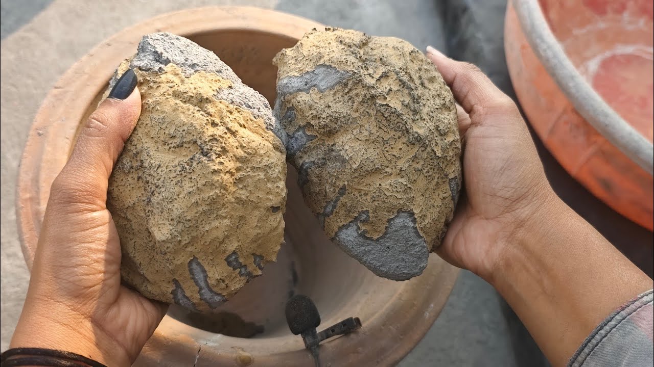 Bombastic dusty dry Paper wood Ashes crumb in Claypot+💦😋crunchy #asmrsounds #purecement #ashes #mud 