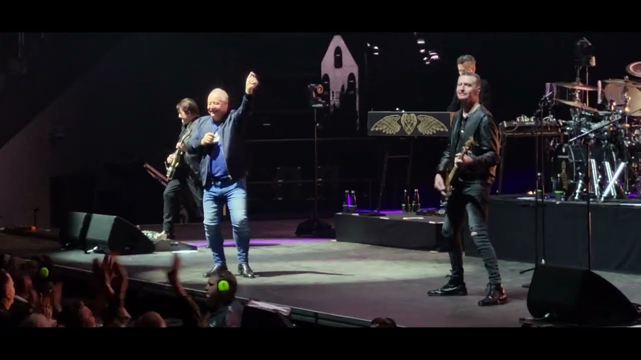 Simple Minds:  Alive & Kicking Tour 2025, May 17, 2025 - Seattle - Climate Pledge Arena