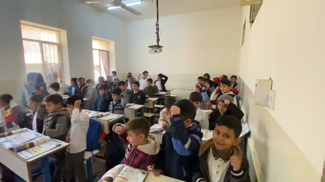 میتۆدی وانەوتنەوەی قوتابیان و میتۆدی یاریکردن لەم وانەیەدا بەکار هات _ وانەی کوردی پۆلی یەکەم
