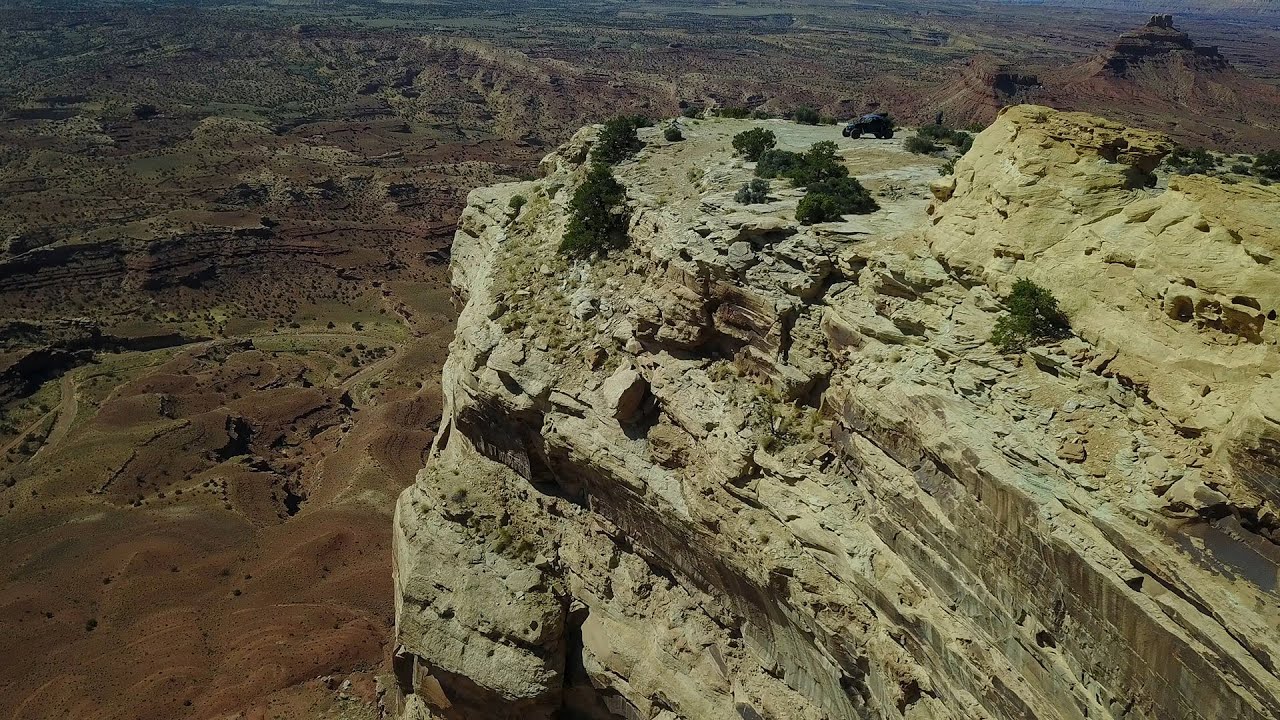 DRONE: Red Canyon Overlook - San Rafael Swell - Utah