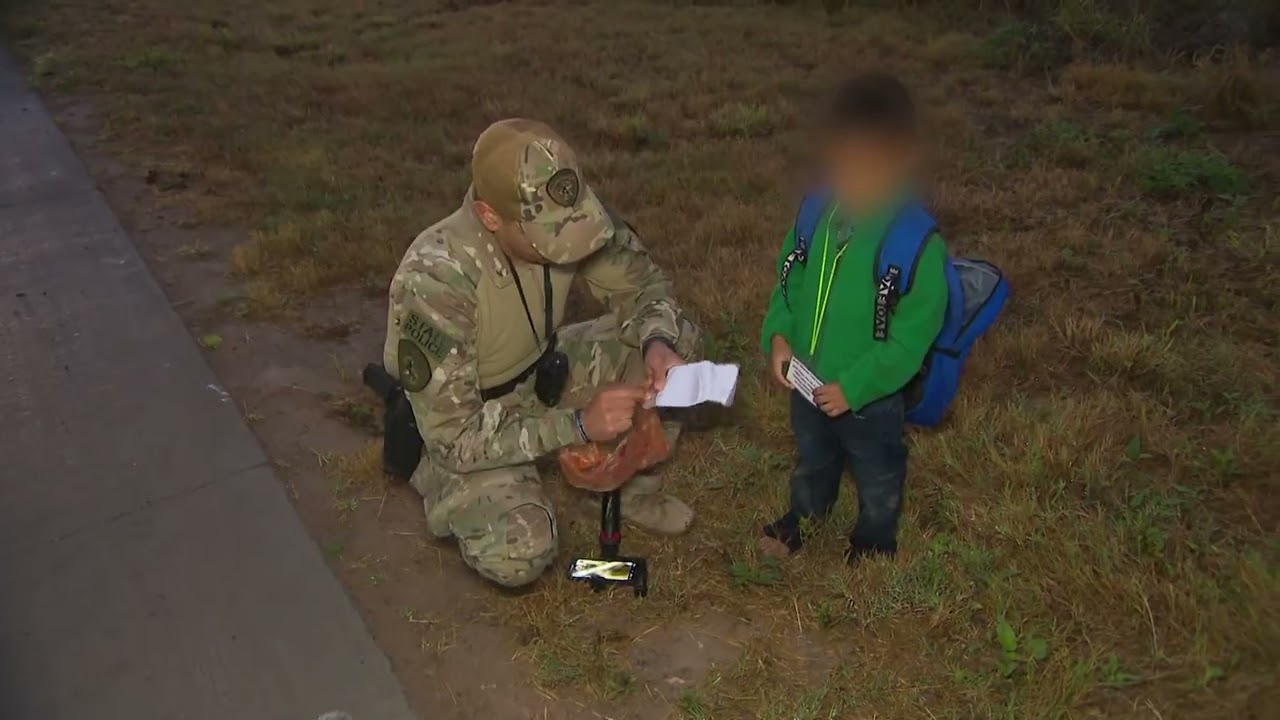 4-year-old boy found crossing the border alone | CUOMO EXCLUSIVE