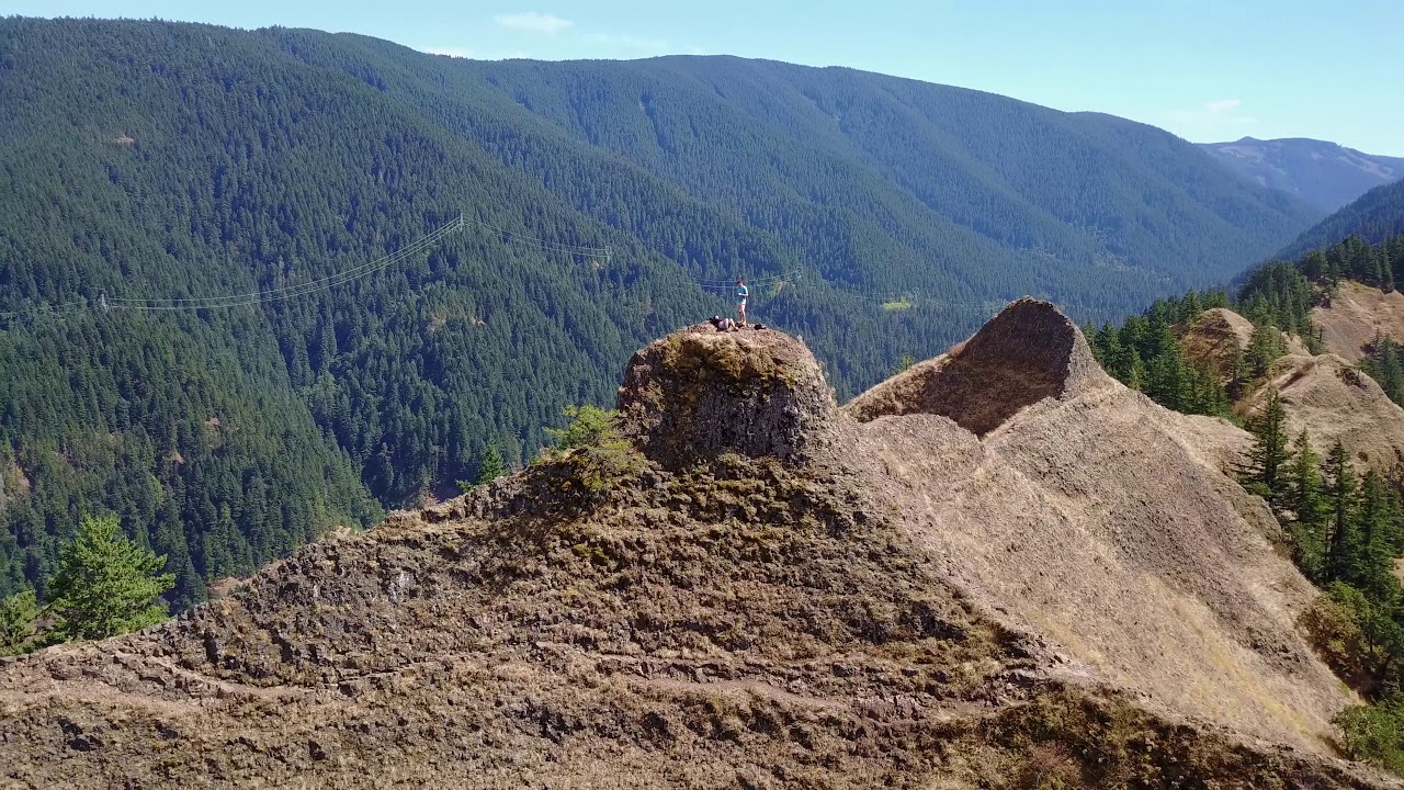 Munra Point - Majestic Peak of the Gorge