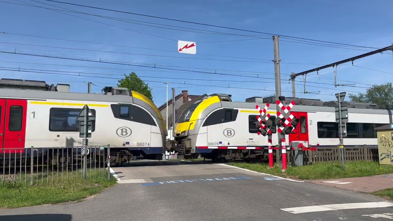 Spoorwegovergang Kalmthout (B) // Overweg // Railroad Crossing