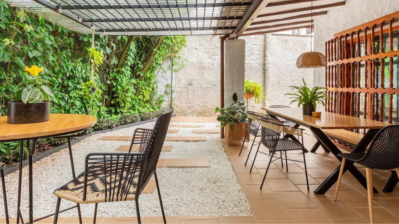CASA COLONIAL ESPANHOLA com QUINTAL e COZINHA EXTERNA