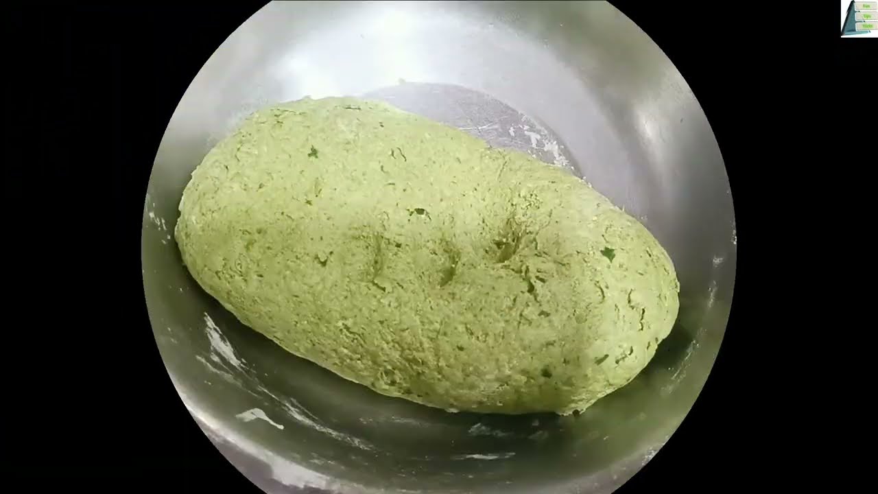 बथुआ और मेथी का एक ऐसा नाश्ता जिसे आप Week में एक बार जरूर बनाना चाहेंगे/Green Healthy poori Recipe 