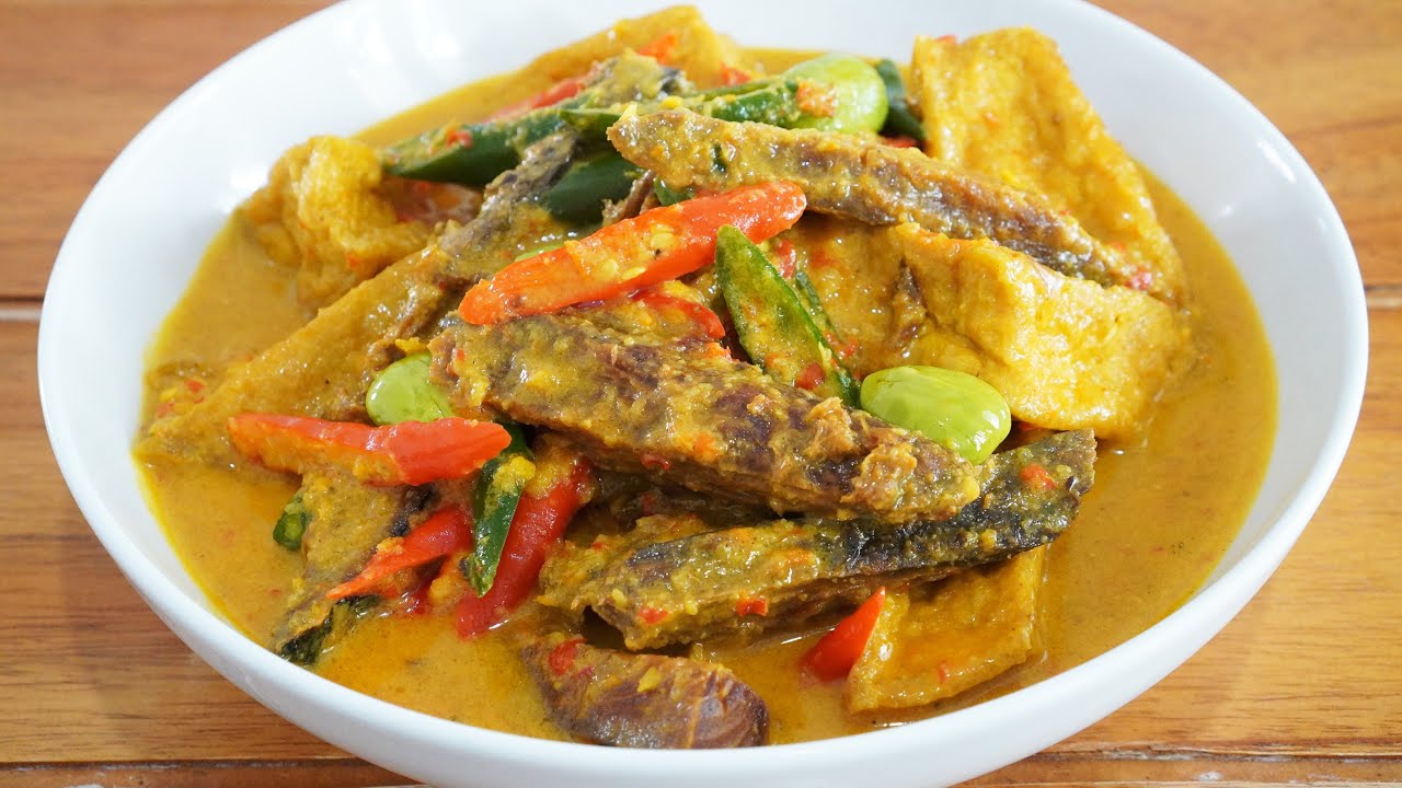 RESEP TONGKOL KUAH SANTAN PEDAS | OLAHAN PINDANG TONGKOL TAHU SEDERHANA INI BIKIN NAMBAH NASI TERUS