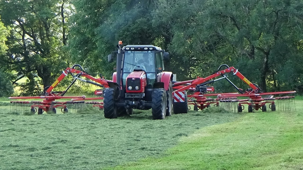 Cumbrian Silage - Rowing Up Grass with Massey Ferguson & NEW Kuhn 4 Rotor Rake - Silage 2019