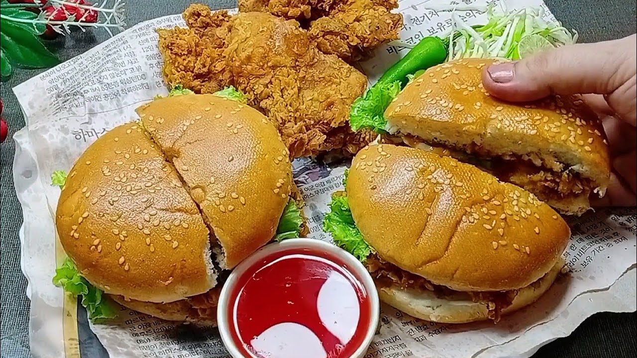 آپ کی سوچ سے بھی زیادہ آسان اور مزیدار ہے یہ ریسپی🔥Crispy Chicken Burger Recipe By Chatpaty Pakwan 