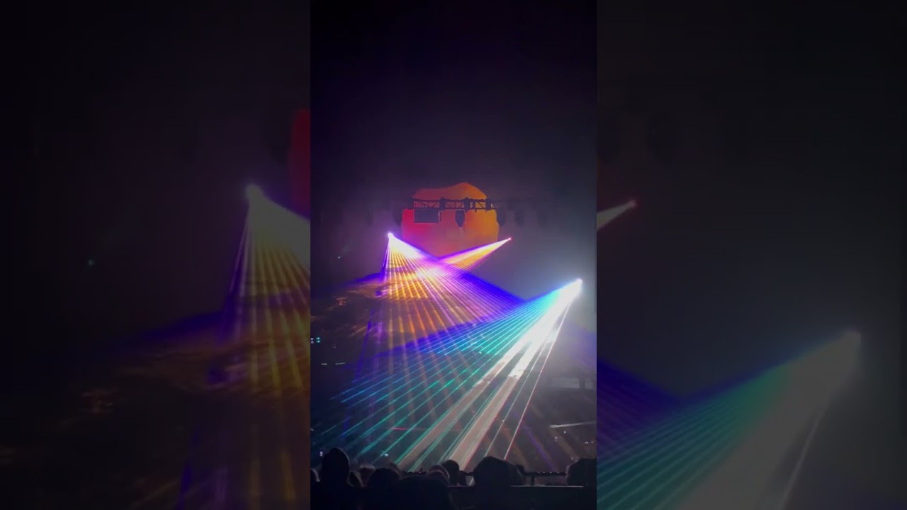 Brit Floyd Akron 2025   Shine on you Crazy Diamond. Part VI (Rare) Laser Show