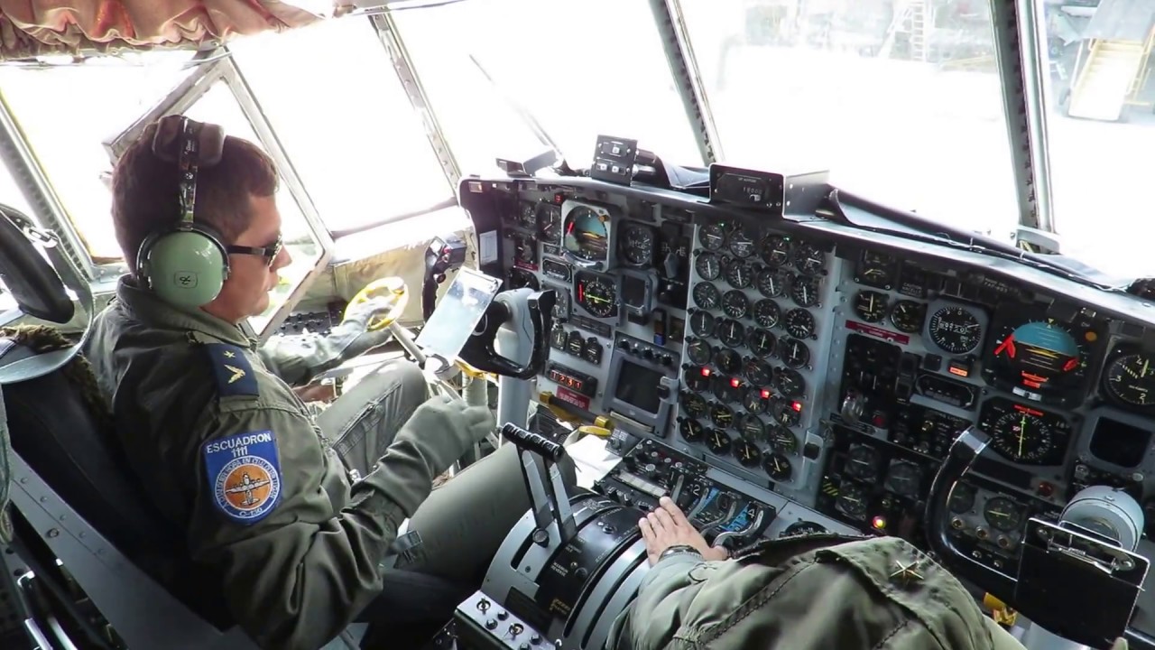 Hercules L-100 FAE short ride in Latacunga - HD