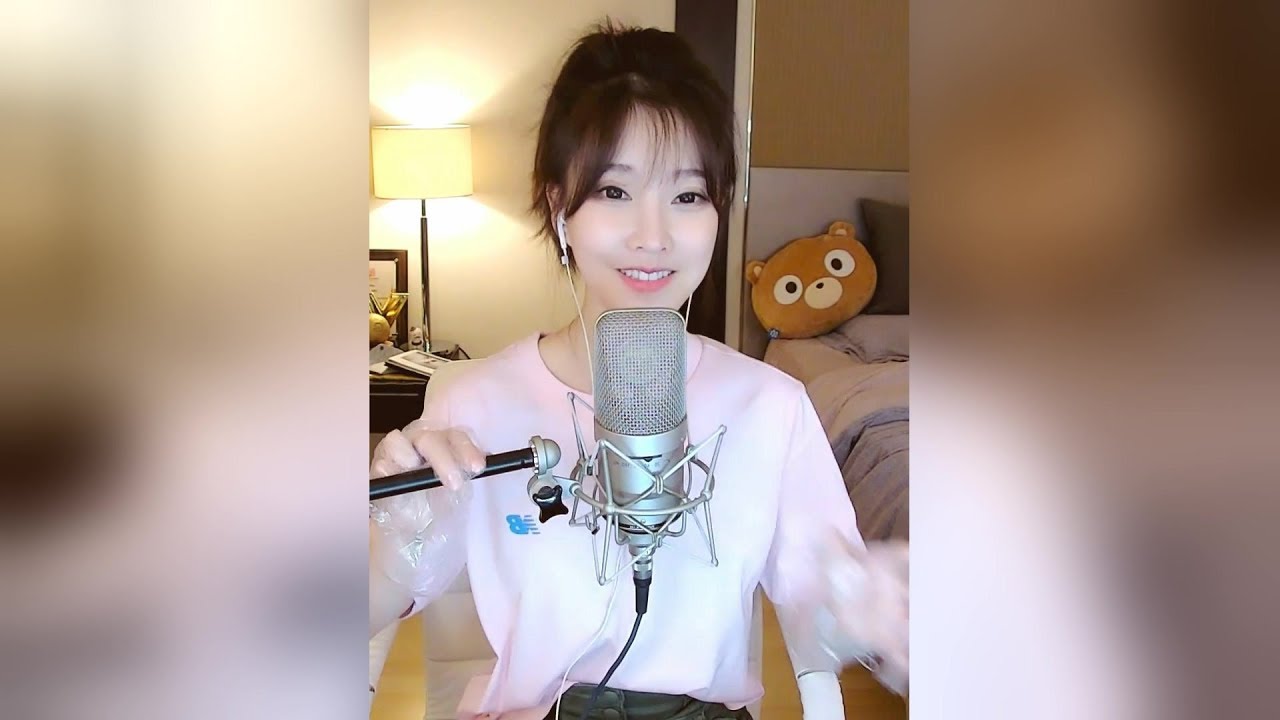 冯提莫 在凌晨三点唱一首《凌晨三点》吧