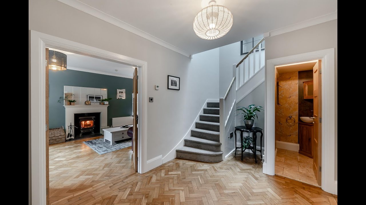 An impressive and imposing detached residence in a sought after location in Tiverton.