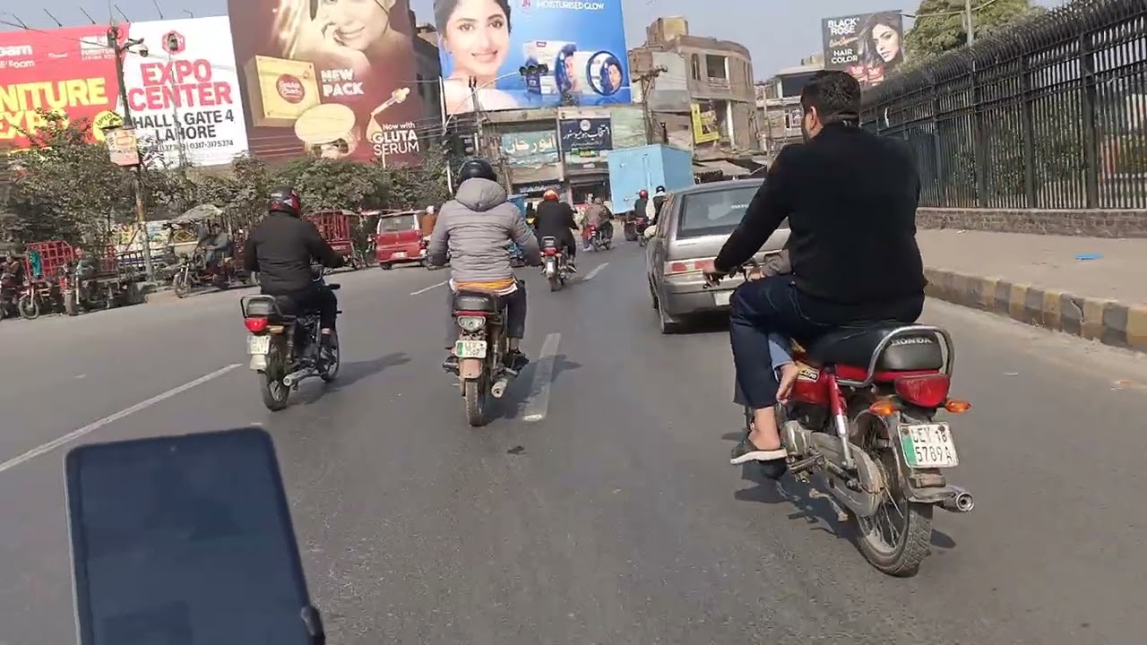 band road to cantt courier Delivery