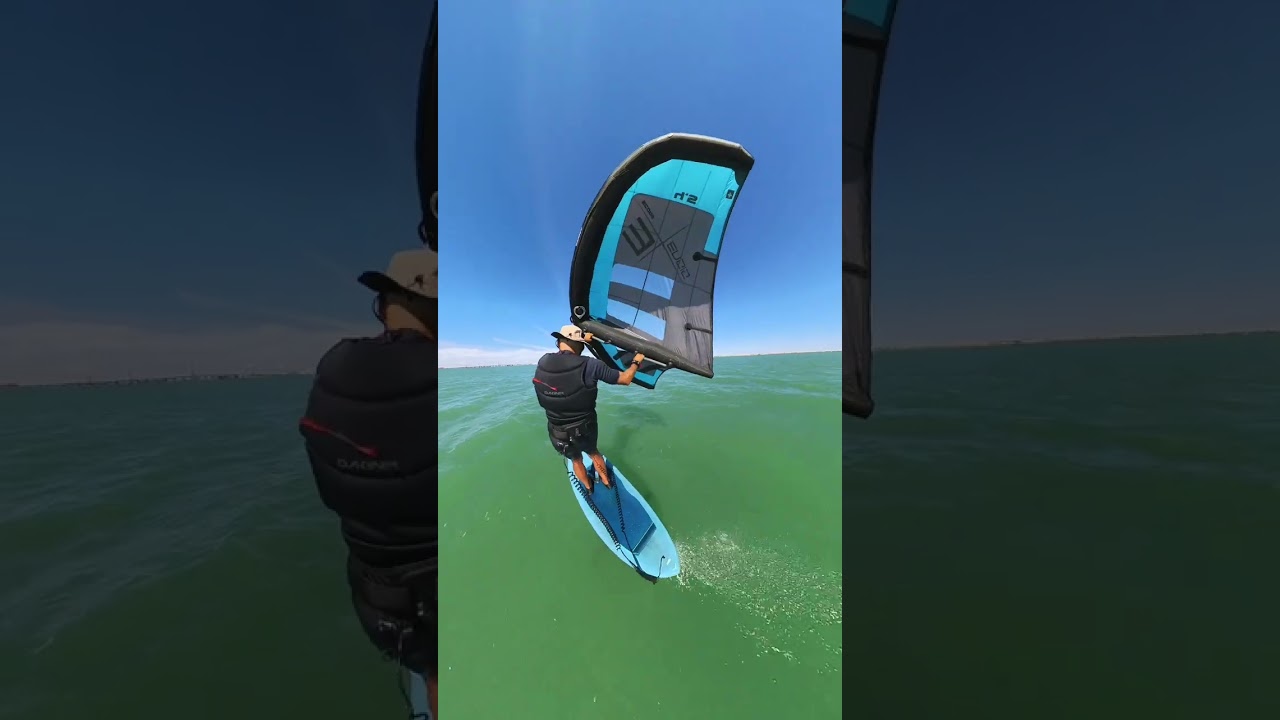 Wing foil en la bahía