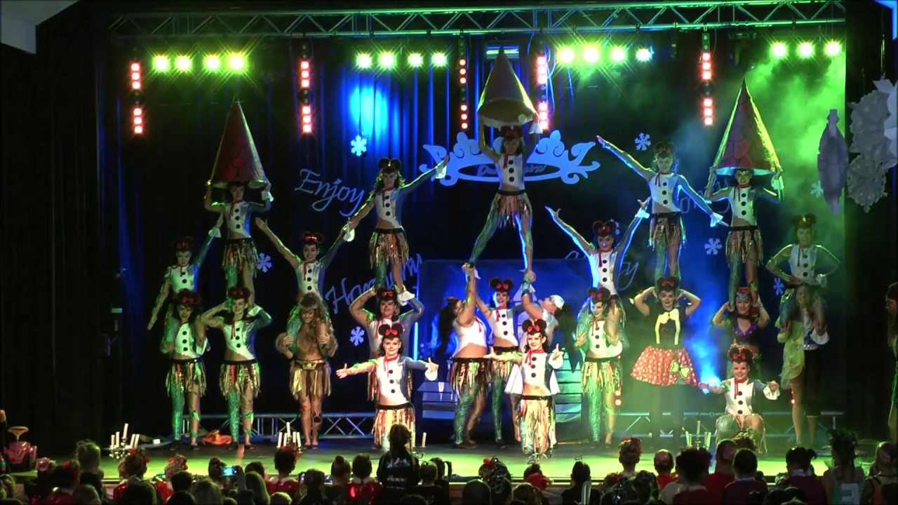 Tanzgruppe Societeens mit ihrem Showtanz 
