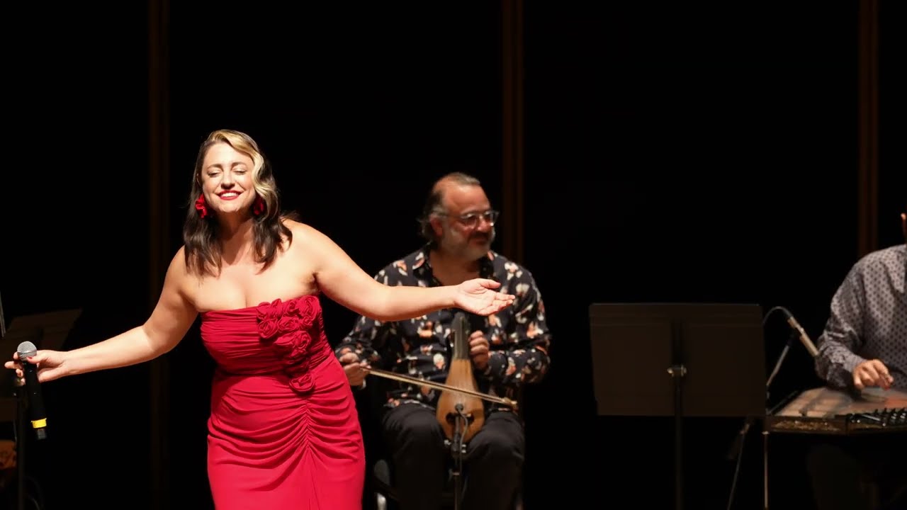 Dilek Türkan ile Cumhuriyete Şarkılar