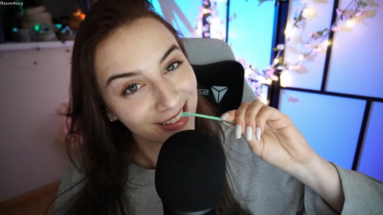 Spoolie Nibbling ASMR – Perfect Background Sounds for Sleep, Study, & Chill Gaming | No Talking