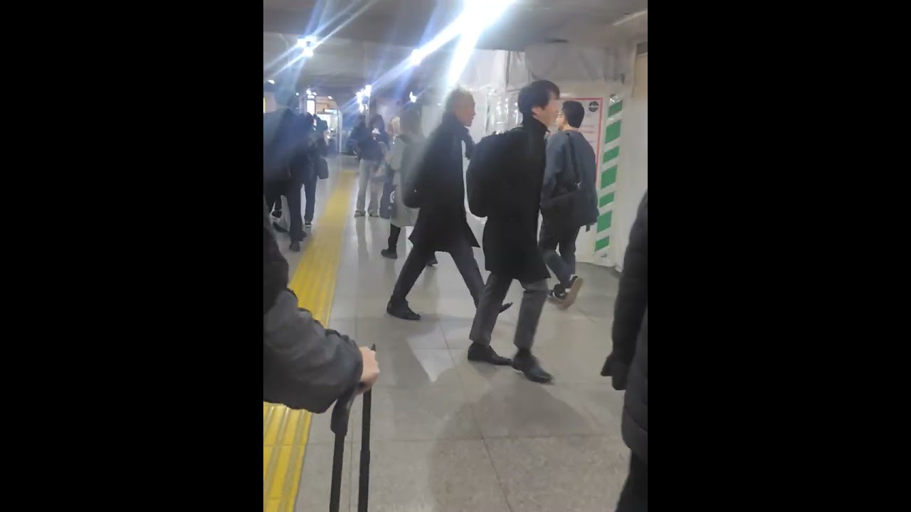 モタモタ…