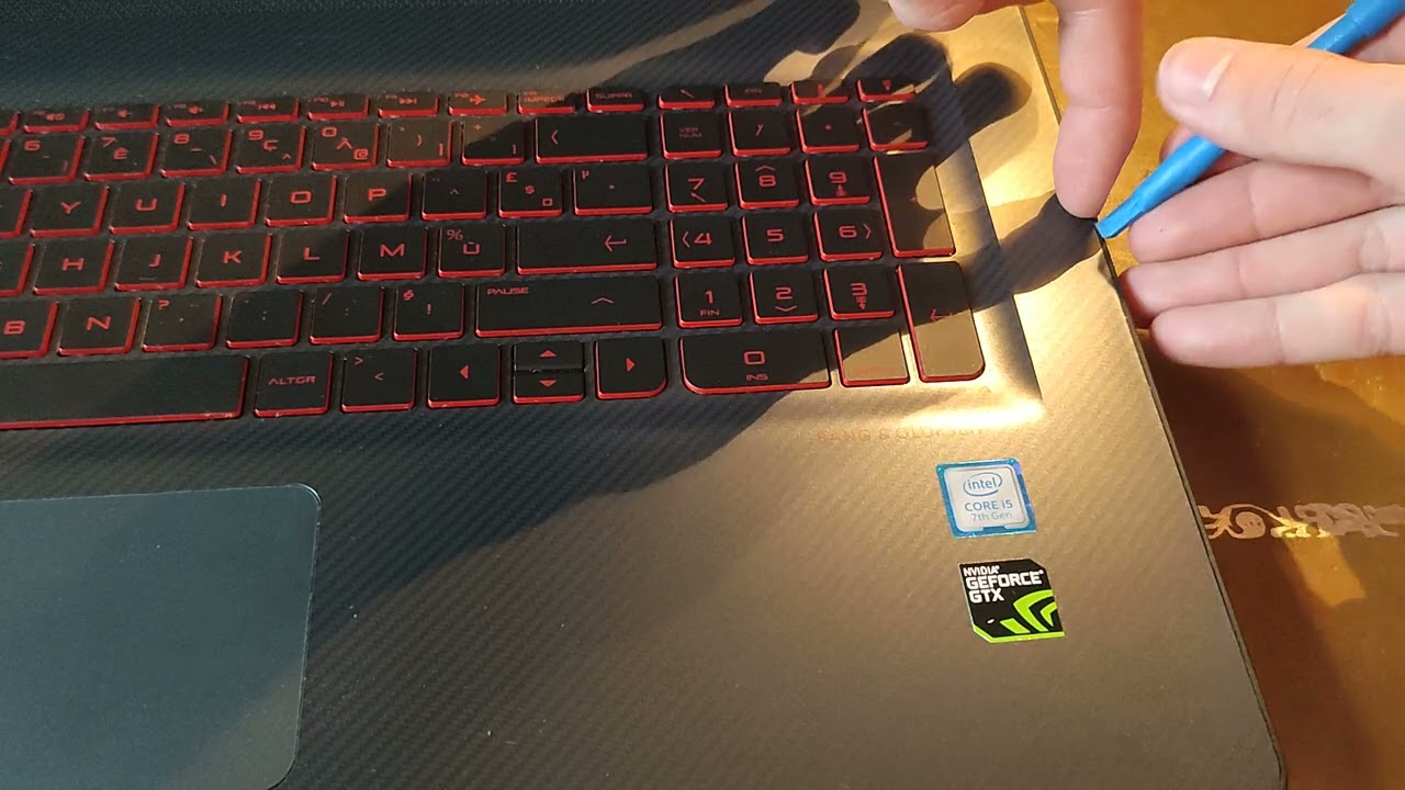 [disassembly] HP Omen 17 laptop 1GM28EA